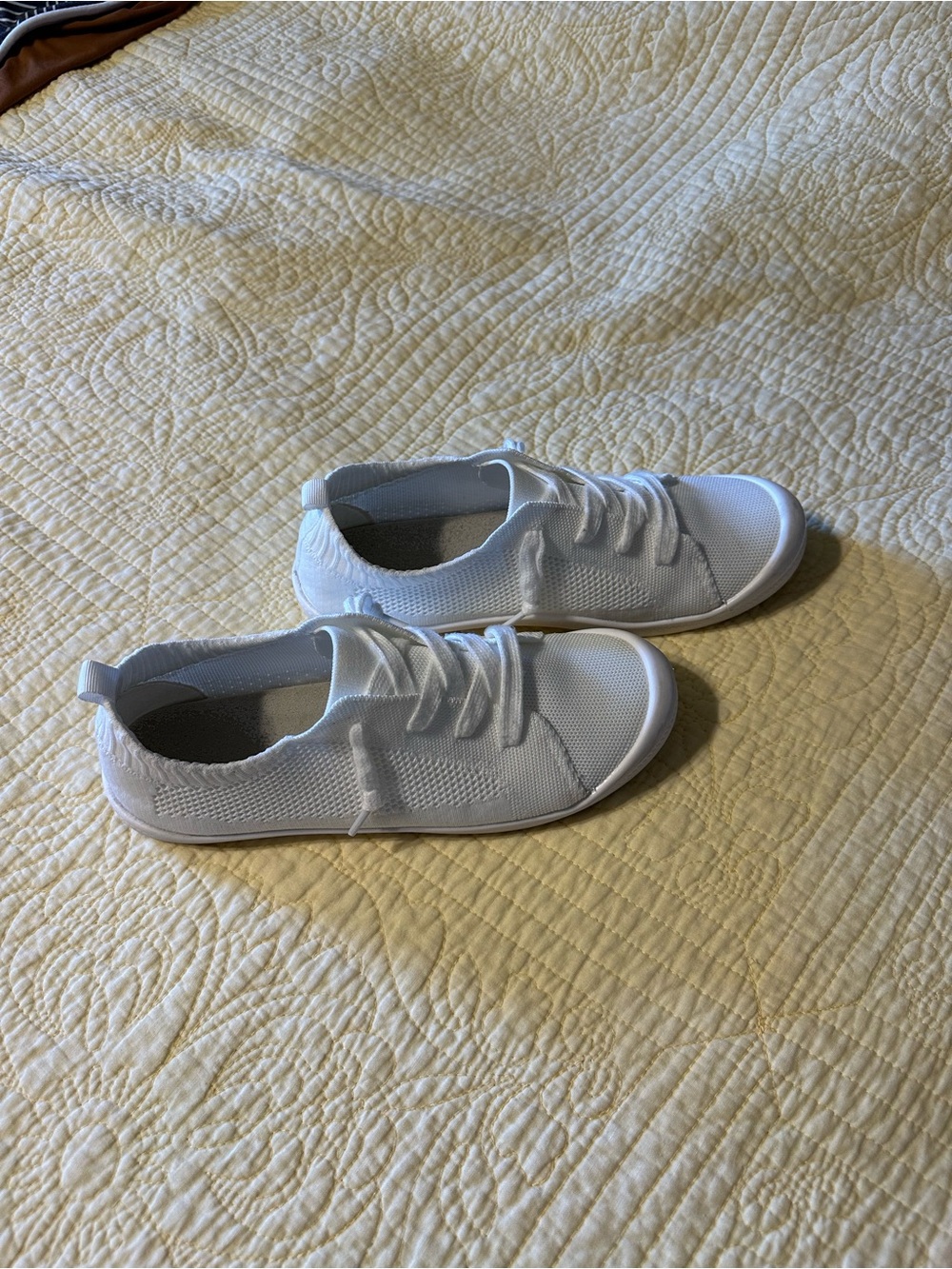 ALTOCIS from Amazon All-White Knit Casual Lace-Up Sneakers - Picture 4 of 10